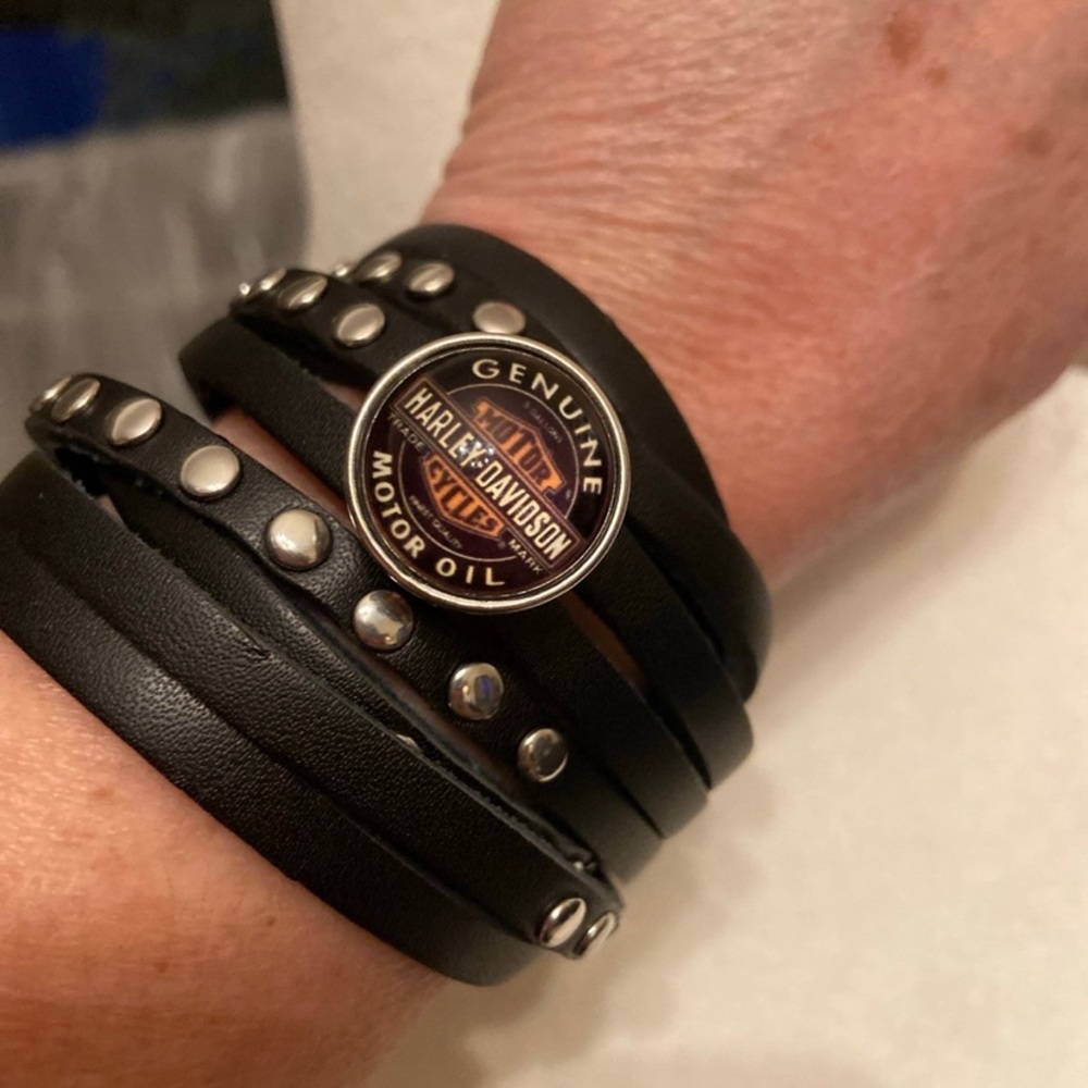 - HD Snap Button Wrap Bracelet - Picture 7 of 12